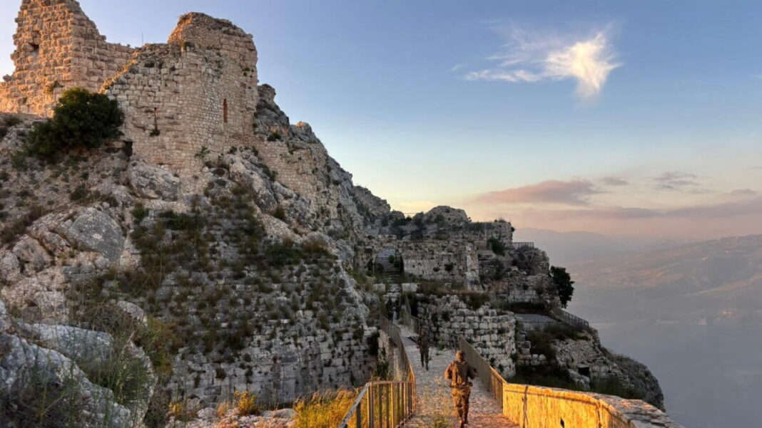 Israeli troops around the Beaufort Castle