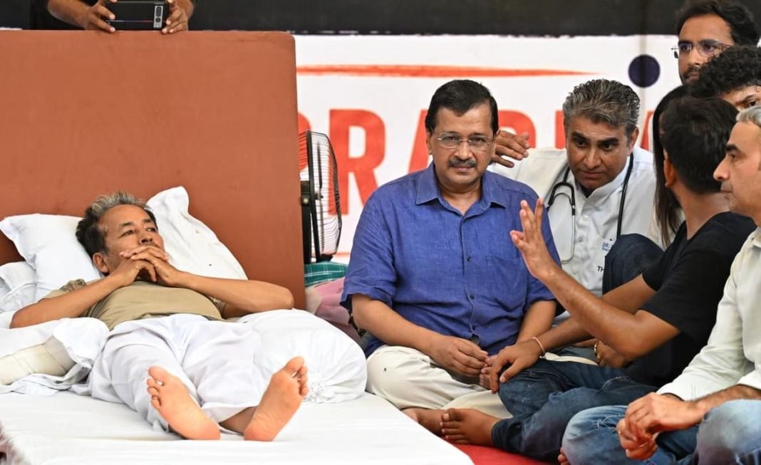 Arvind Kejriwal Visits Sonam Wangchuk at Jantar Mantar, Urges Centre to Make Him India’s Education Minister