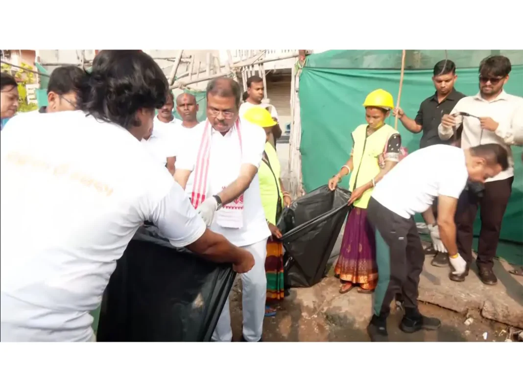 Dharmendra Pradhan Joins Cleanliness Drive Under Seva Sankalp Abhiyan, Highlights Road Safety Projects in Odisha